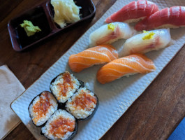 Ichijiku Sushi food