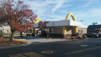 Mcdonald's outside