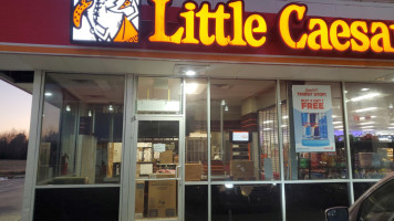 Little Caesars Pizza outside