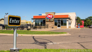 Dairy Queen Grill Chill outside