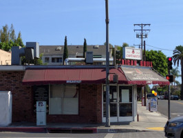 Cantarito Mexican Grill outside