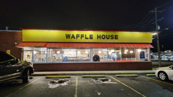 Waffle House outside