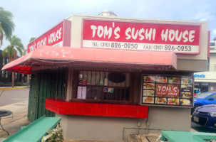 Tom's Sushi House outside