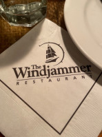 Upper Deck Pub At The Windjammer food