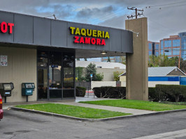 Taqueria Zamora outside