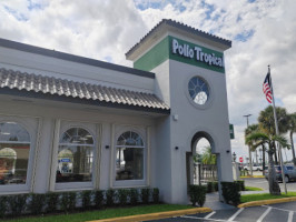 Pollo Tropical outside