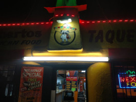 Ayberto's Mexican Food outside