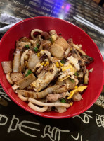 Khan's Mongolian Grill food