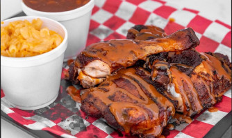 Foster’s Bbq food