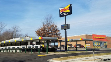 Sonic Drive-in outside