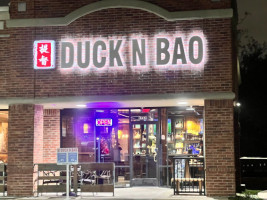 Duck N Bao inside