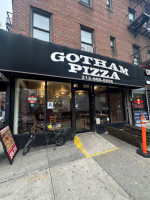 Gotham Pizza outside