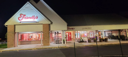 Friendly's inside