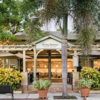Tommy Bahama Restaurant & Bar - Naples inside