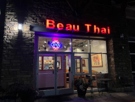 Beau Thai outside