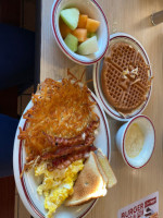 Huddle House food