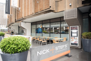 Nick Stef’s Steakhouse New York outside