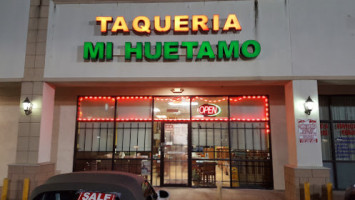 Taqueria Mi Huetamo outside