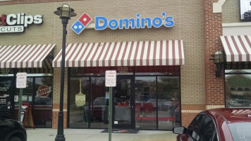 Domino's Pizza outside