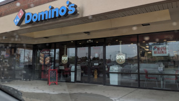Domino's Pizza outside