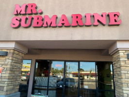 Mr Submarine outside