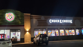 Chuck E. Cheese outside