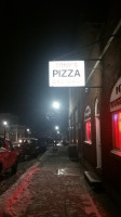 Tony's Pizza Shop outside