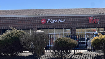 Pizza Hut food