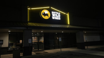 Buffalo Wild Wings food