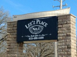 Lee'z Place And Grill food
