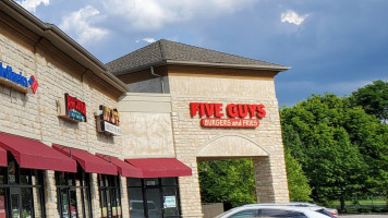Five Guys food