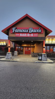 Famous Dave's -b-que food
