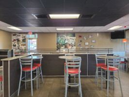 Carl's Jr. inside