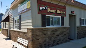 Dick's Pour House outside