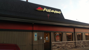 Pizza Hut food