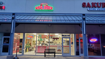 Papa Johns Pizza outside