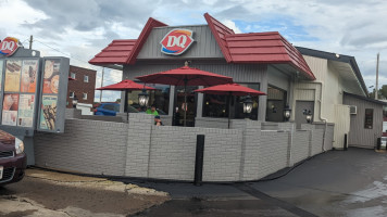 Dairy Queen Store outside