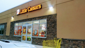 Little Caesars Pizza outside