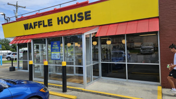 Waffle House outside