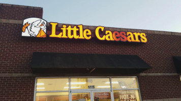 Little Caesars Pizza food