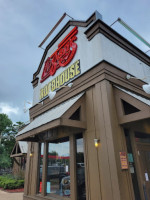 Logan's Roadhouse outside