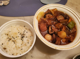 Mr Huang Claypot Braised Chicken food