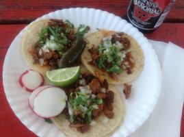 Tacos Hidalgo outside