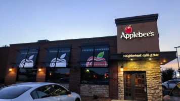 Applebee's Grill outside