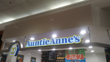 Auntie Anne's Pretzels food