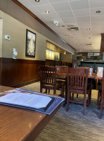 Red Lobster West Dundee inside
