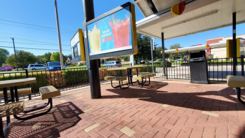 Sonic Drive-in outside