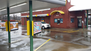 Sonic Drive-in outside