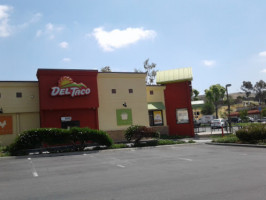 Del Taco In West Cov outside