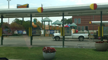 Sonic Drive-in outside